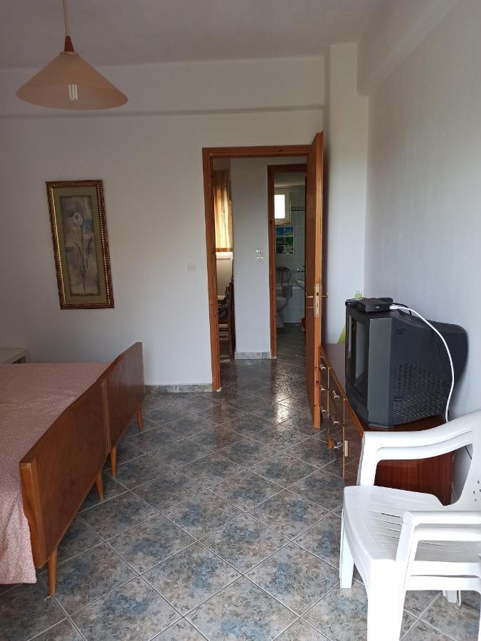 Anastasia - Efthimios Apartments Agios Konstantinos  Exterior foto